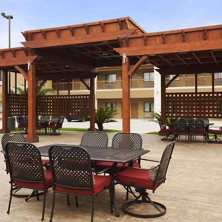 Days Inn & Suites By Wyndham Houston North-Spring Westfield ภายนอก รูปภาพ