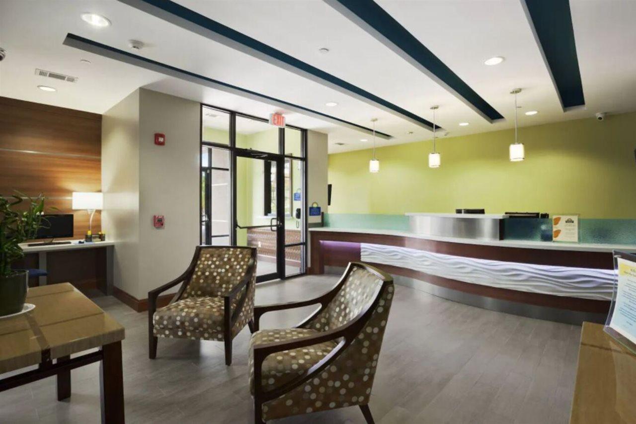 Days Inn & Suites By Wyndham Houston North-Spring Westfield ภายนอก รูปภาพ