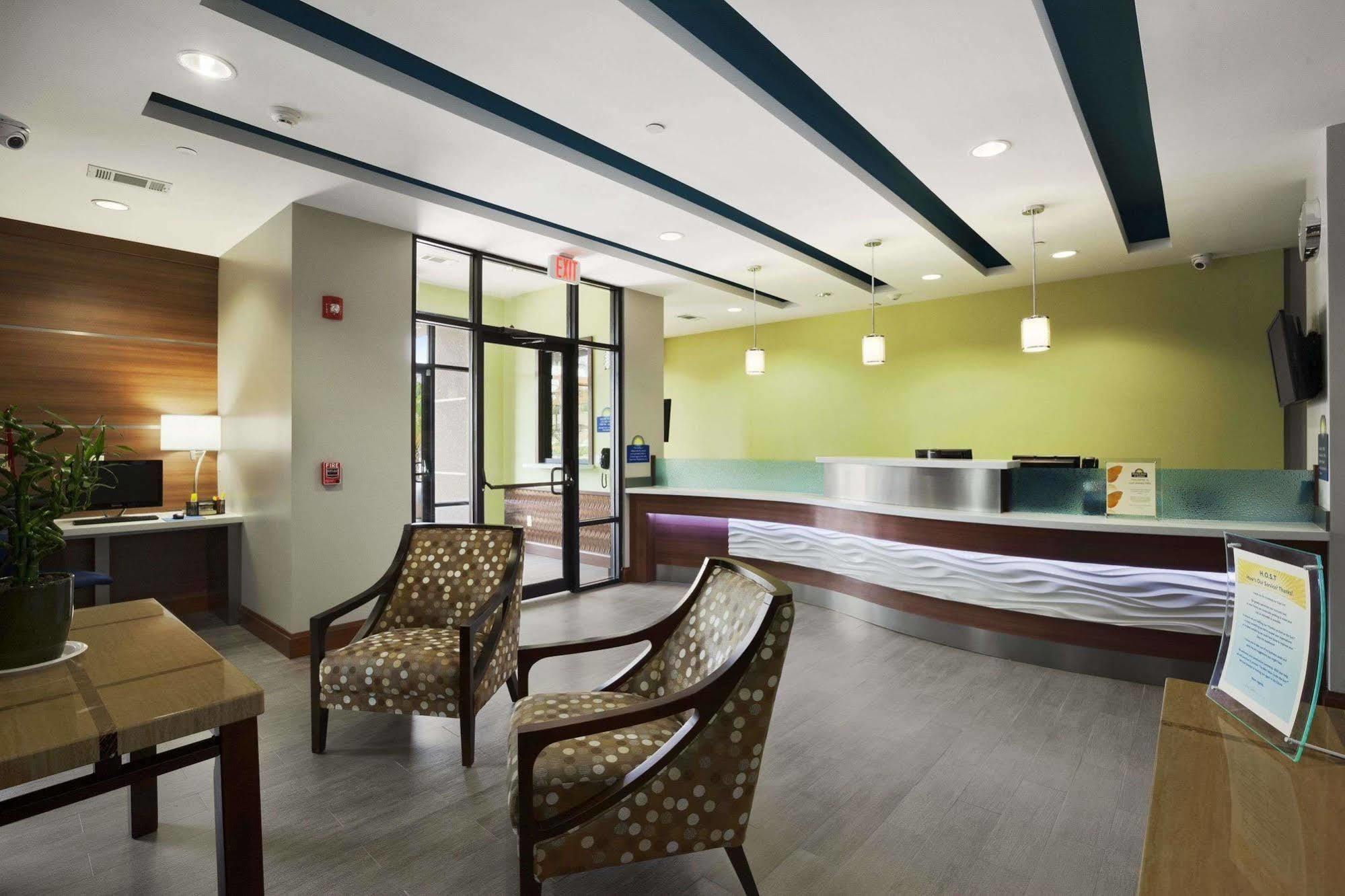 Days Inn & Suites By Wyndham Houston North-Spring Westfield ภายนอก รูปภาพ