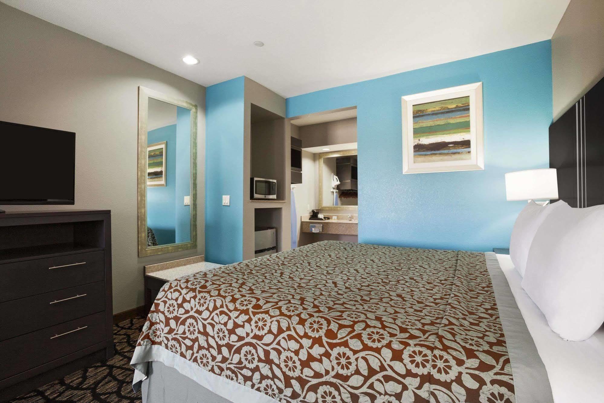 Days Inn & Suites By Wyndham Houston North-Spring Westfield ภายนอก รูปภาพ