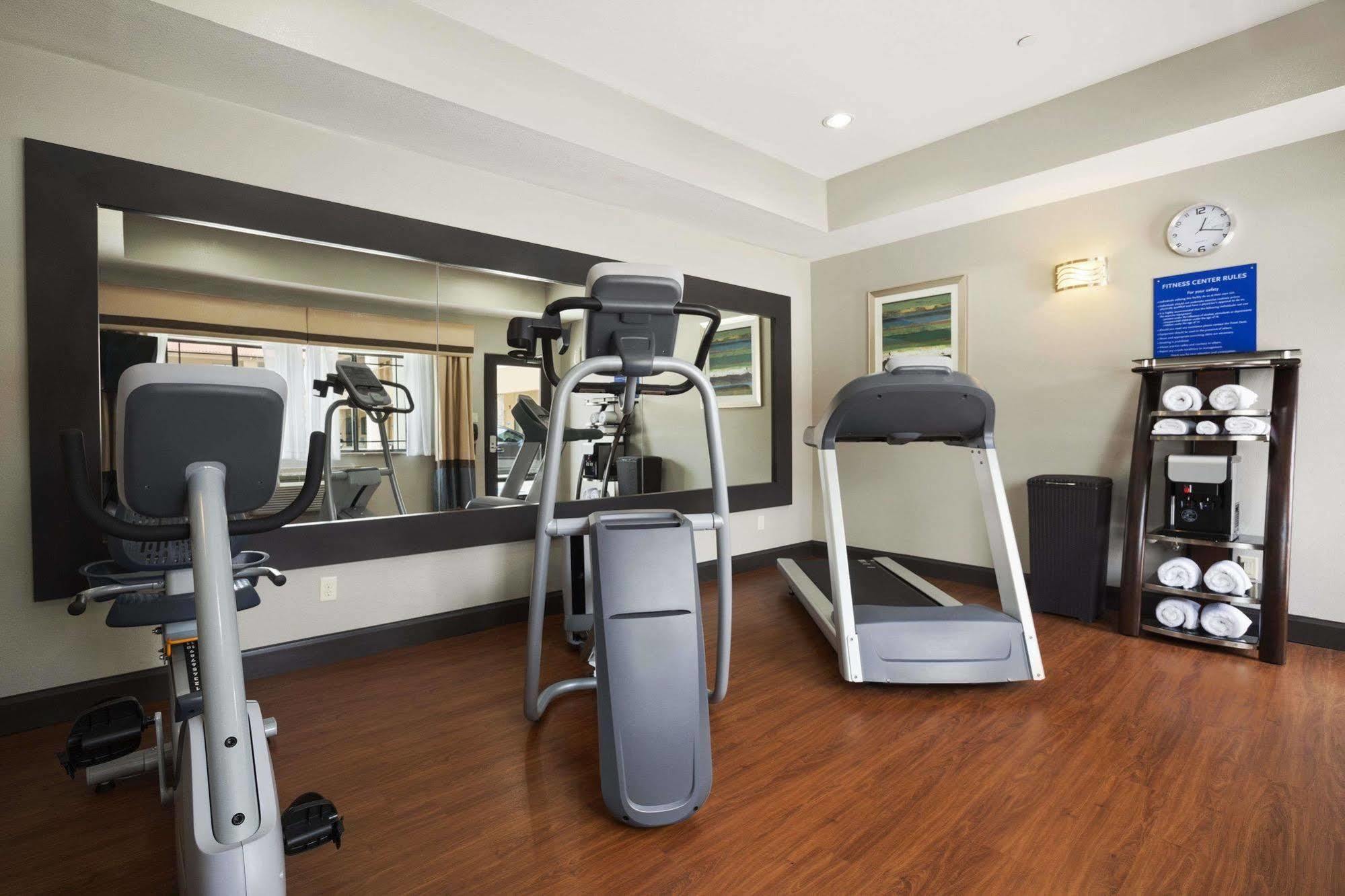 Days Inn & Suites By Wyndham Houston North-Spring Westfield ภายนอก รูปภาพ