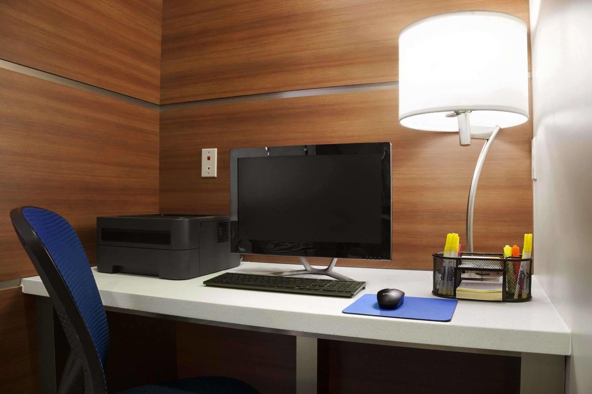 Days Inn & Suites By Wyndham Houston North-Spring Westfield ภายนอก รูปภาพ