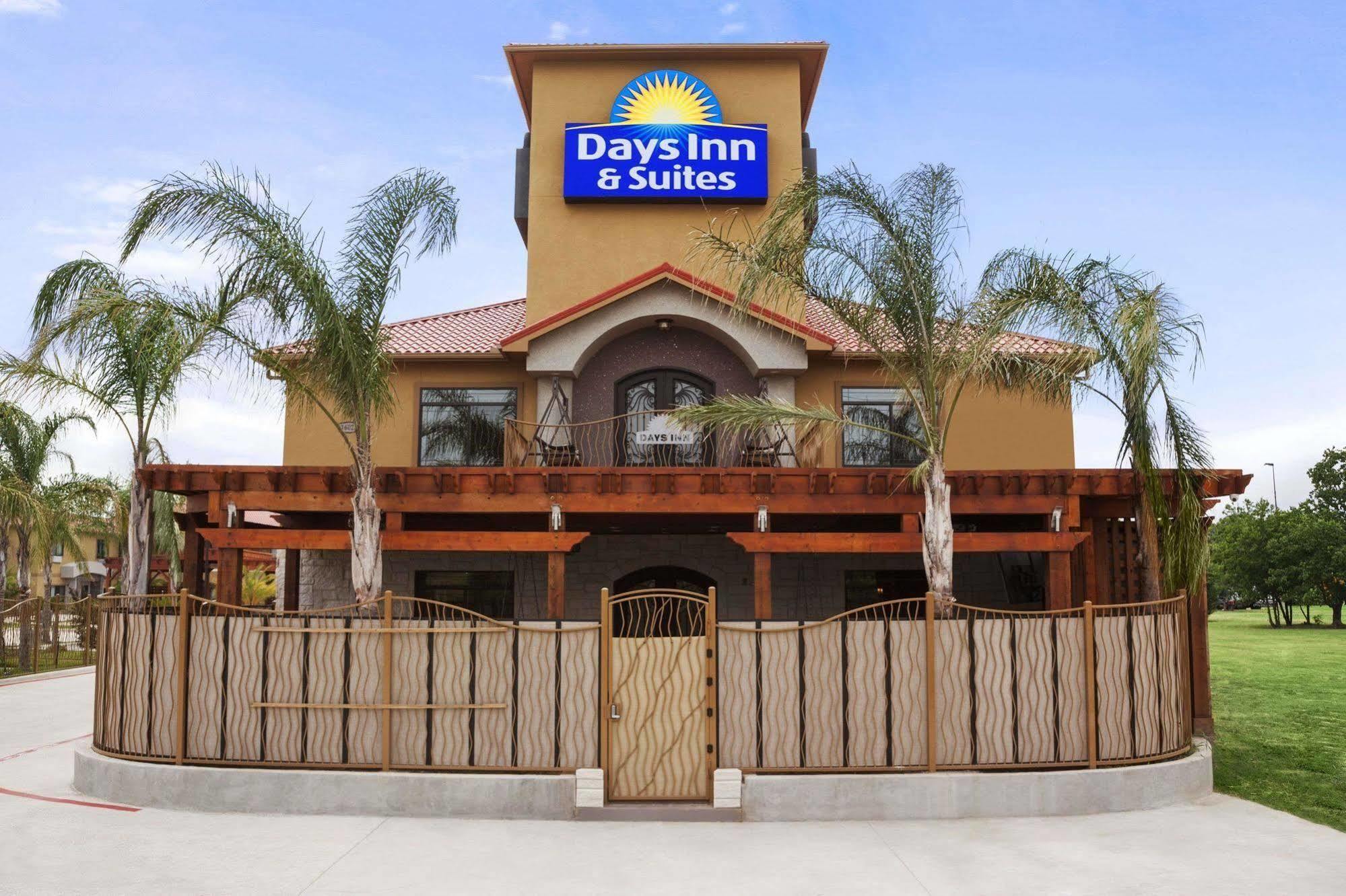 Days Inn & Suites By Wyndham Houston North-Spring Westfield ภายนอก รูปภาพ